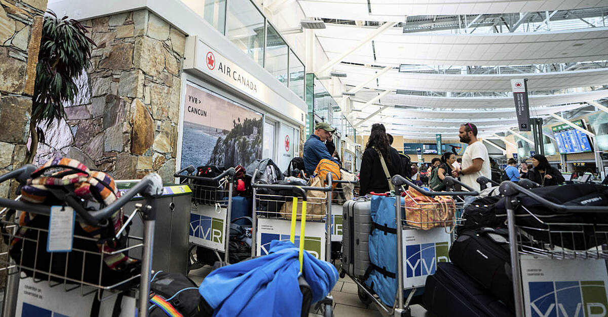 Air Canada планира да рестартира услугите, тъй като Съюзът казва, че придружителите „остават на стачка“ 