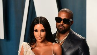 Kanye West Issues Public Apology To Wife Kim Kardashian West