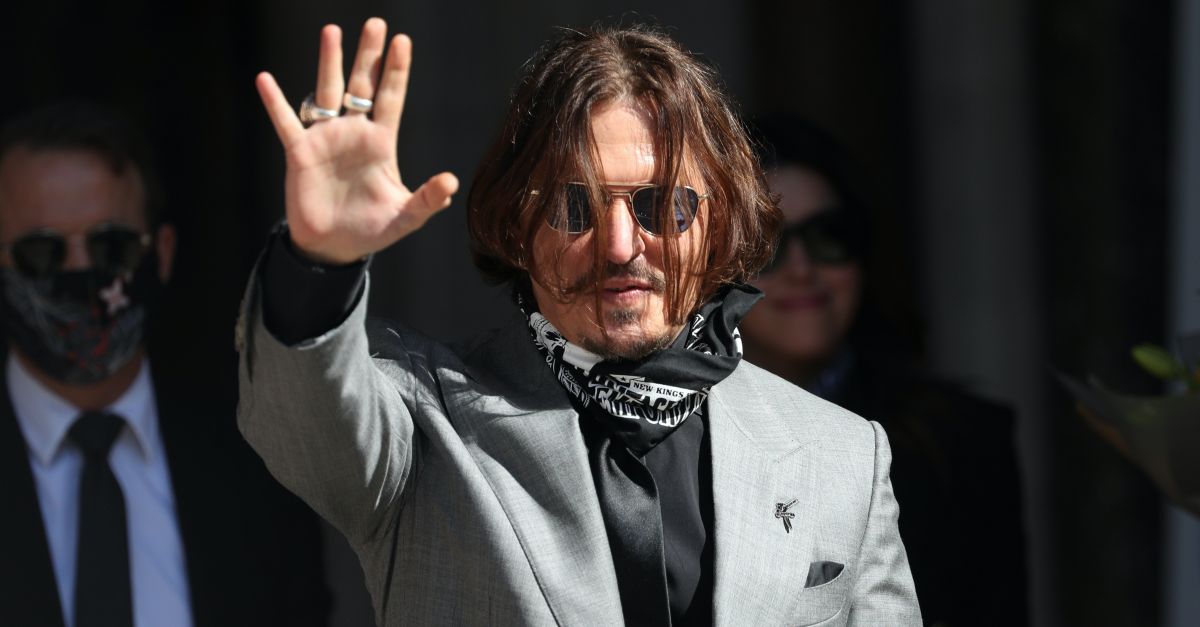 Cheers as Johnny Depp arrives for final day of libel trial