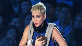 Katy Perry Gives Fans A Look At Baby Gift From Taylor Swift