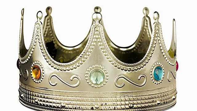 Crown Worn By Notorious B.i.g. In ‘Last Photoshoot’ Sells For Nearly £500,000