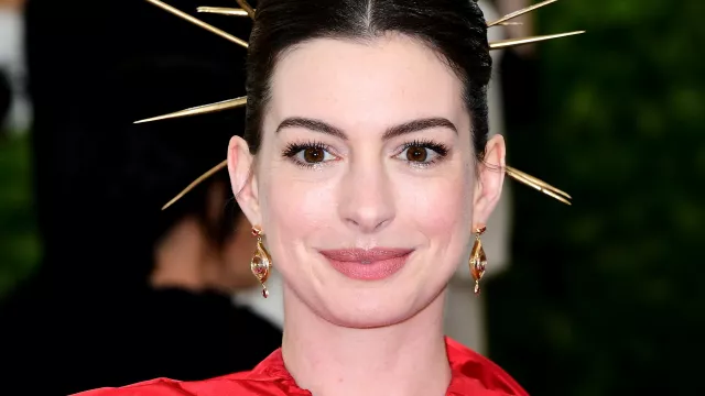Trailor For The Witches Shows Anne Hathaway As The Grand High Witch