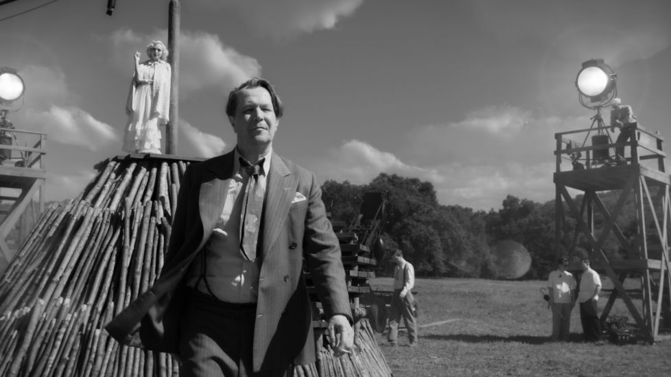 Gary Oldman As Citizen Kane Screenwriter Herman J. Mankiewicz In Mank Trailer