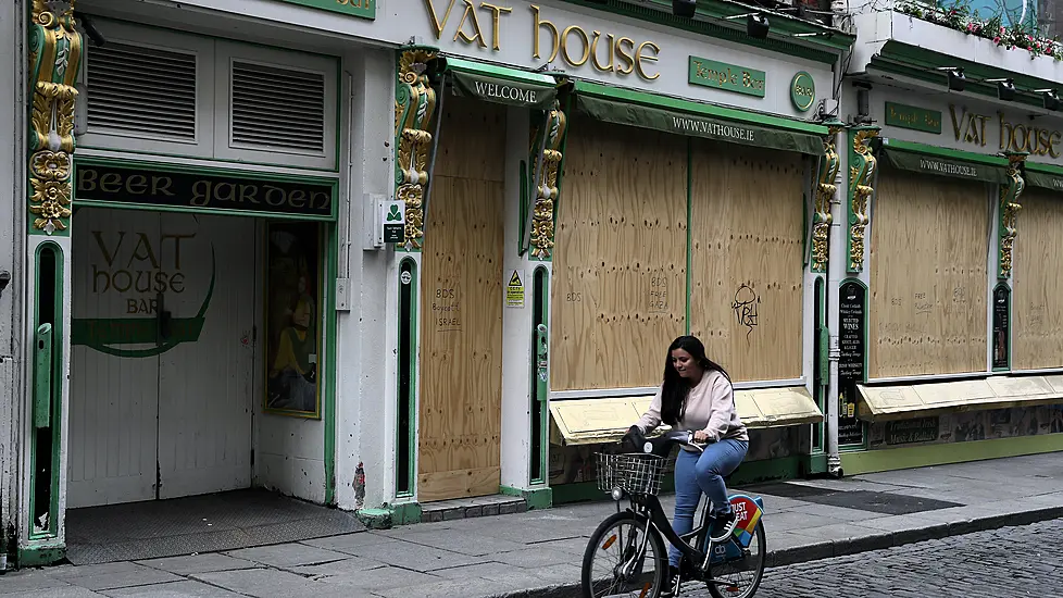 No Guarantee Remaining Pubs Will Reopen In August, Says Varadkar