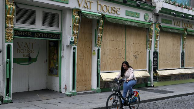 No Guarantee Remaining Pubs Will Reopen In August, Says Varadkar