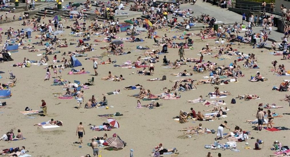 Td Urges Caution As 7,000 Flock To Wexford Beach
