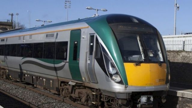 Senator Calls For Three-Day Taxsaver Commuter Ticket 'To Reflect New Working Norm'