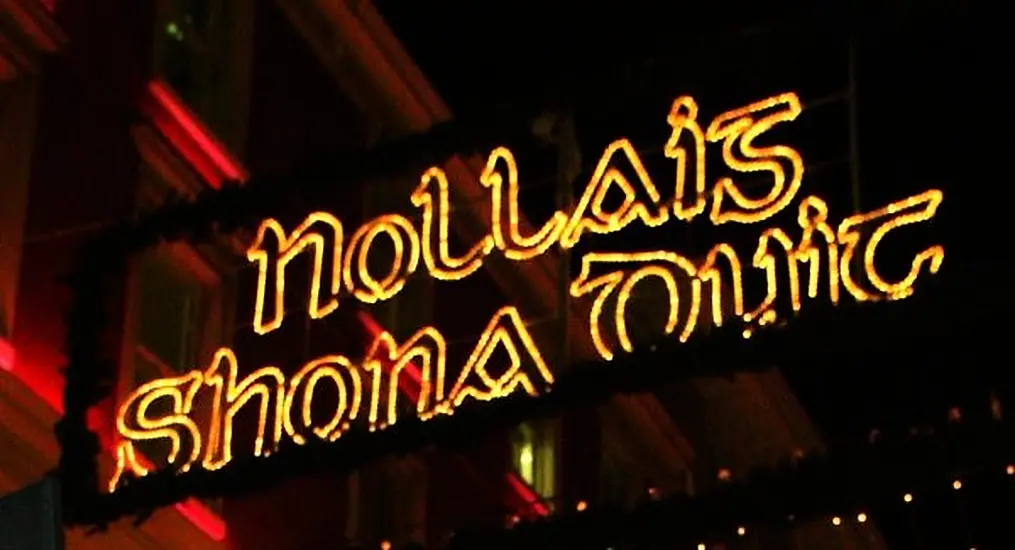 Irish Christmas Sign To Be Reinstated On Grafton Street This Year