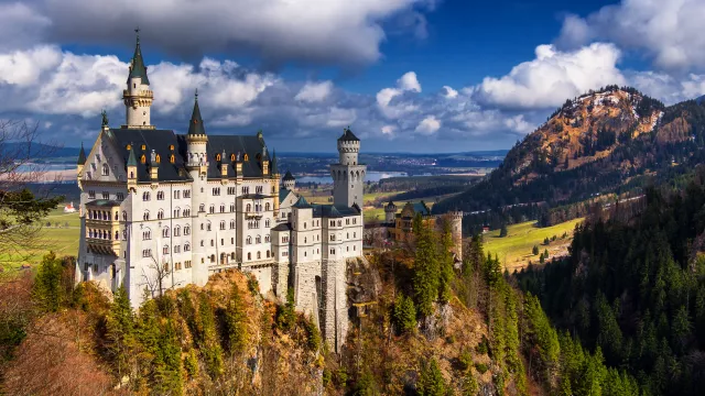 8 Of The World’s Most Beautiful Castles