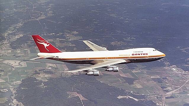 Qantas Sells Off Fully-Stocked 747 Bar Carts