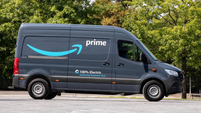 Amazon Orders More Than 1,800 Electric Delivery Vans From Mercedes-Benz