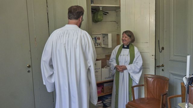 Female Priests Outnumber Men In Church Of Sweden