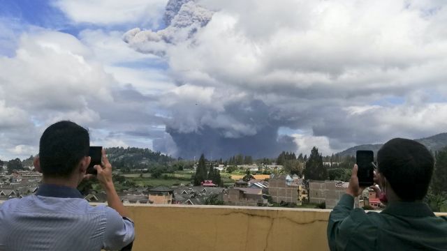 Warning After Indonesian Volcano Spews Column Of Ash
