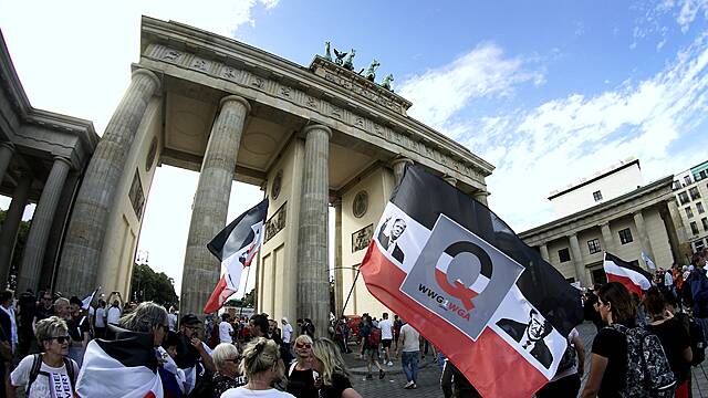 German Police Break Up Demonstration Against Covid-19 Restrictions