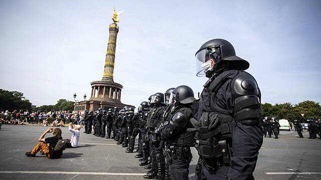 German Leaders Condemn Far-Right Attempt To Storm Parliament Building