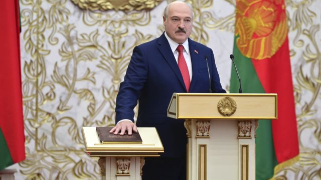 Belarus President Sworn In At Unannounced Inaugural Ceremony