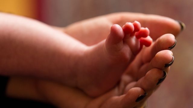 Skin-To-Skin Contact ‘Can Reduce Pain Response In A Newborn’s Brain’
