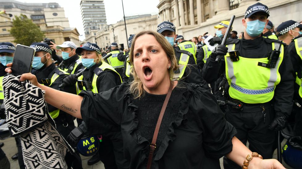 16 Arrested After Clashes At Uk Anti-Lockdown Demo