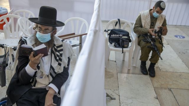 Israelis Mark Yom Kippur Under ‘Painful’ Virus Lockdown