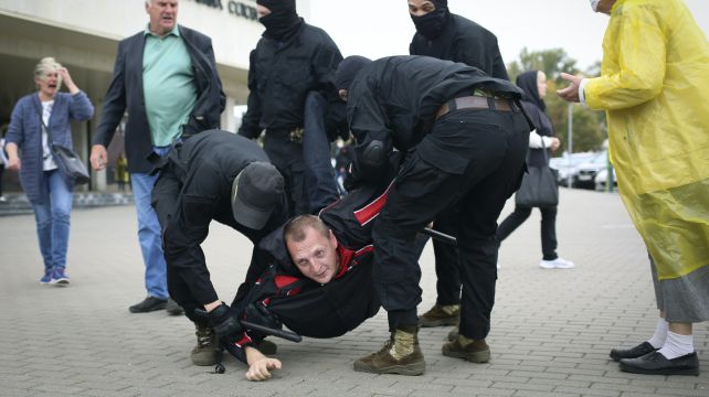 Belarus Detains 500 At Weekend Anti-Government Protests
