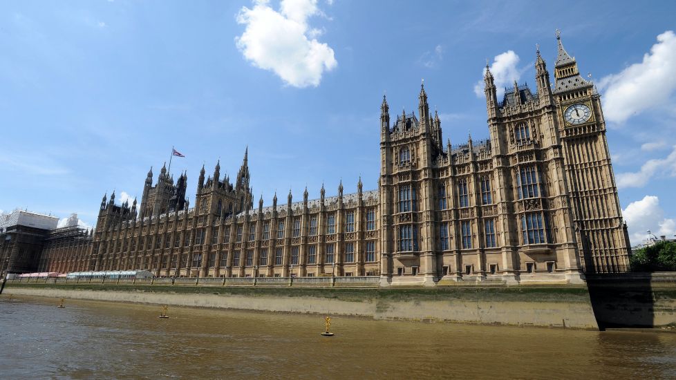 British Parliament Bars Exempt From 10Pm Curfew For Pubs And Restaurants