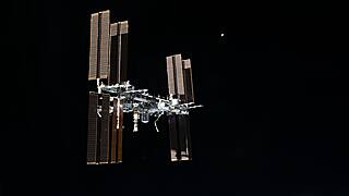 Space Station Air Leak Forces Middle-Of-Night Crew Wake-Up