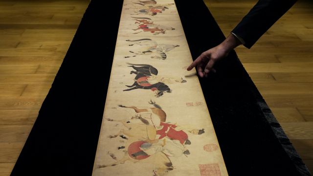 700-Year-Old Chinese Scroll Sells For £30.5 Million In Hong Kong