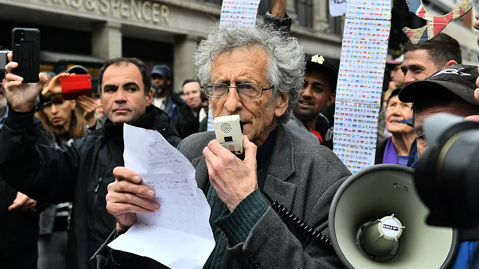 Anti-Lockdown Marchers In London Compare Covid-19 To Man Flu