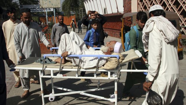 11 Killed In Stampede As Afghans Seek Pakistan Visas