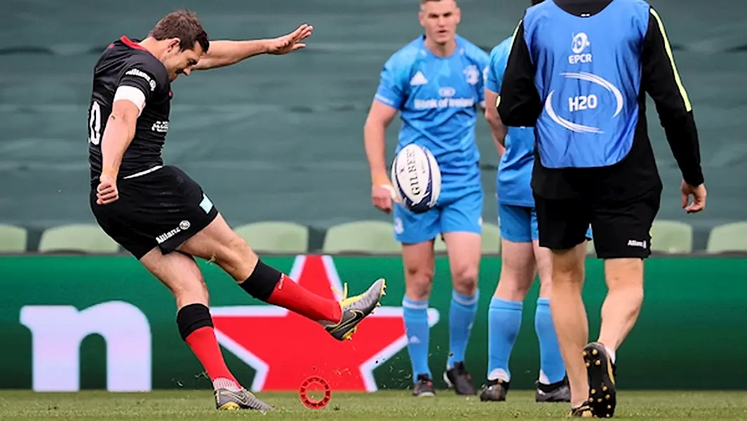 Alex Goode converts a penalty for Saracens. Photo: Billy Stickland/Inpho