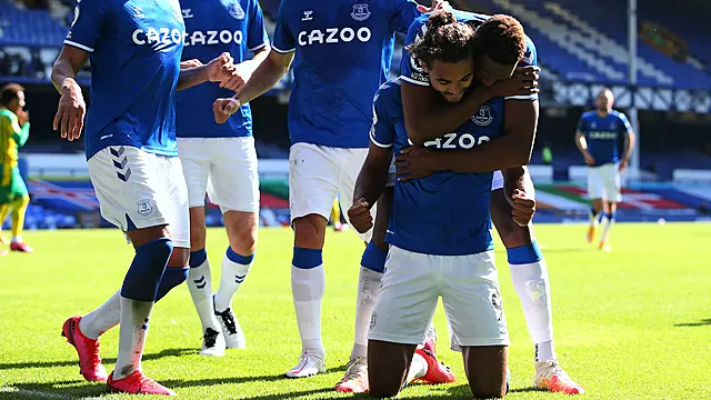 Everton Thump 10-Man West Brom