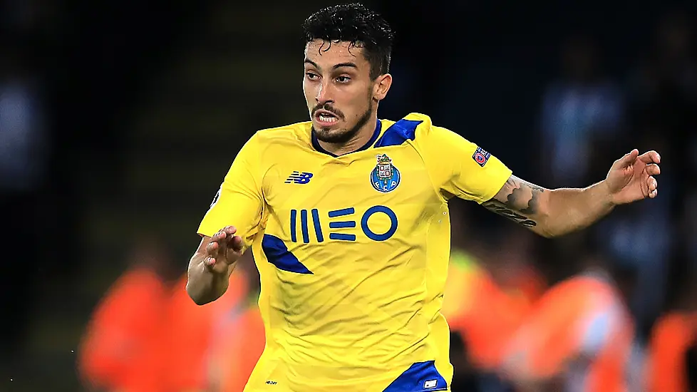 Manchester United Agree Deal With Porto For Left-Back Alex Telles