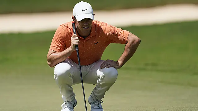 Late Stumble Leaves Rory Mcilroy Five Off The Pace In Atlanta