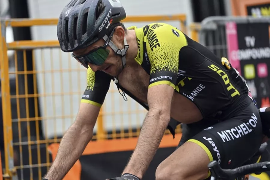 A dejected Simon Yates conceded more than four minutes on the climb (Marco Alpozzi/AP/PA)