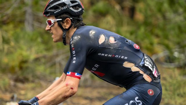 Geraint Thomas Suffers Giro D’italia Blow As Stray Water Bottle Causes Crash