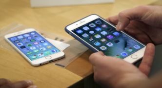 Apple Beats Profit Estimates But Weak Iphone Sales Pull Down Shares