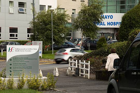 Couple Who Sued Hse Over Death Of Baby Settle High Court Action