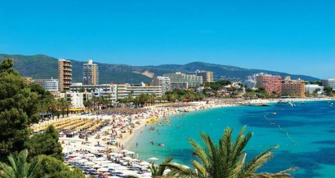 Eight Men Charged With Rape Of British Teenager In Magaluf