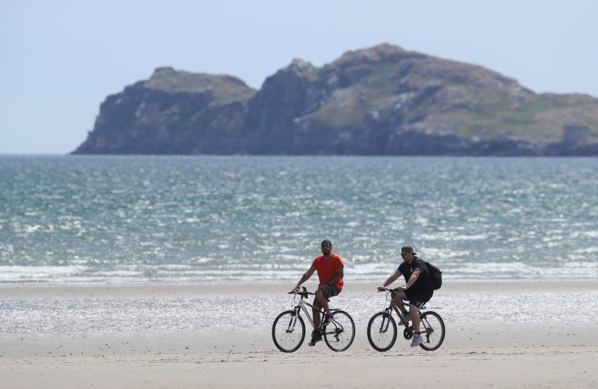 Bank Holiday Weekend Expected To Be Dry With Some Sunny Spells