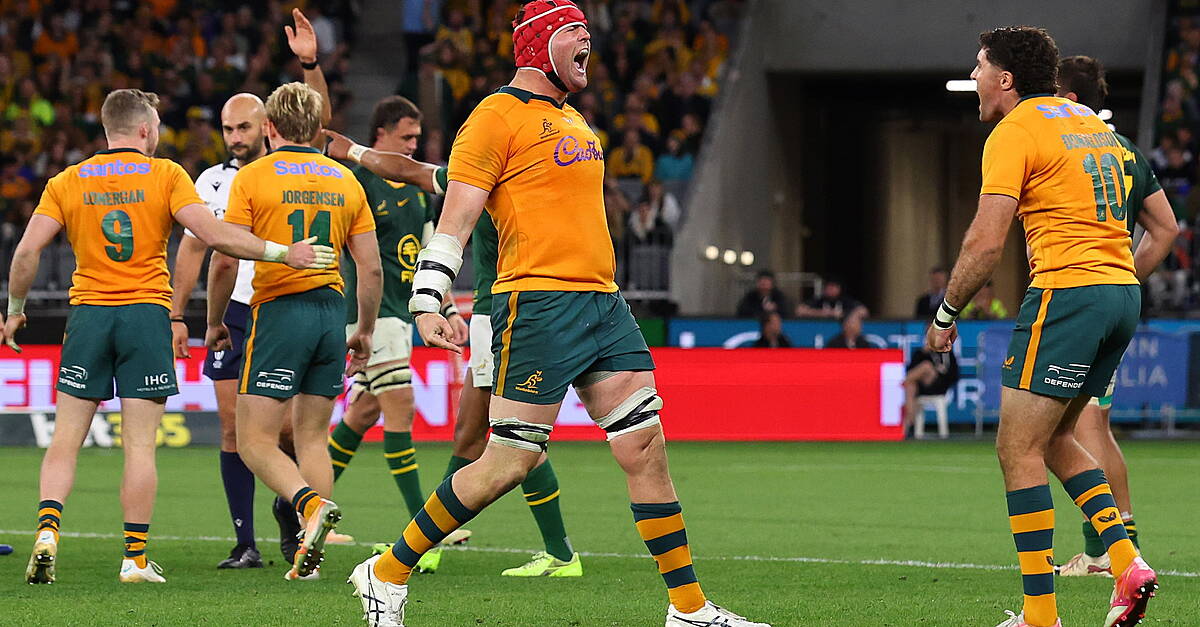 Australia ignite World Cup dreams with brilliant and bizarre win over South Africa