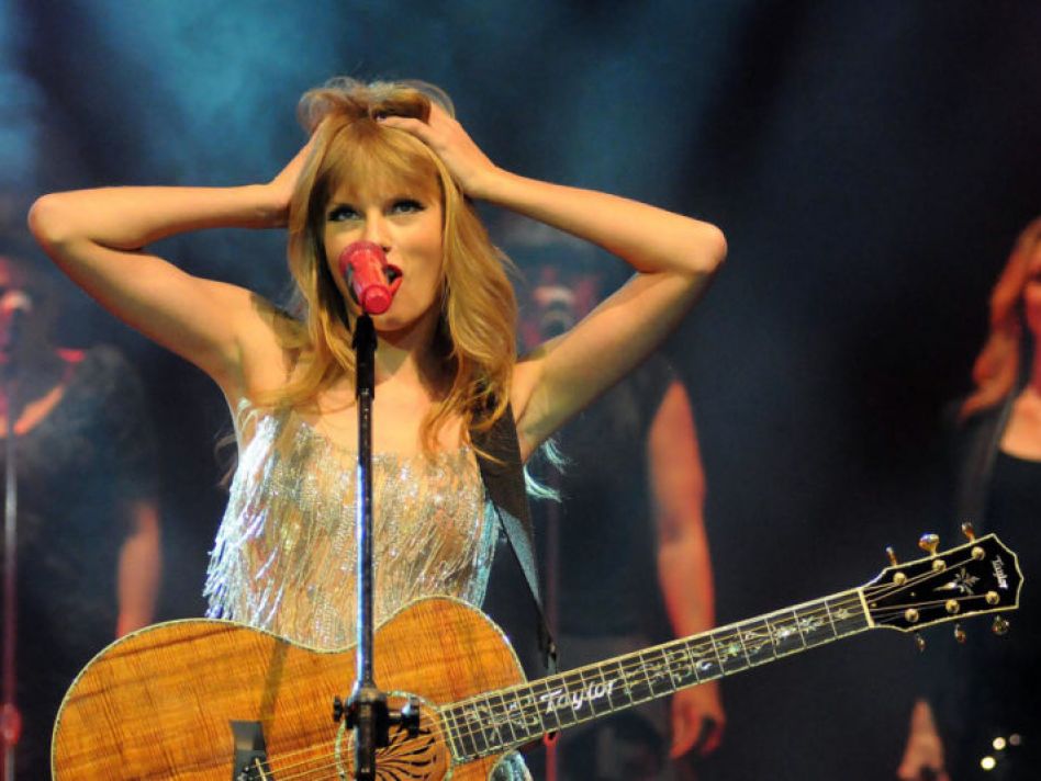 Should Taylor Swift be taught alongside Shakespeare? A professor of literature says&nbsp;yes