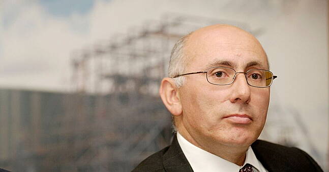 Two senior executives at Kenmare Resources granted almost €400,000 in shares - Vimarsana News