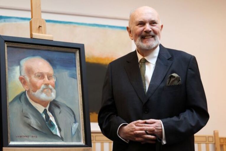 David Norris presented with portrait at Leinster House 