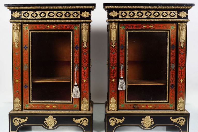 Pair of 19th-century Boulle pier cabinets with brass and red tortoiseshell inlay (€5,000-€8,000)