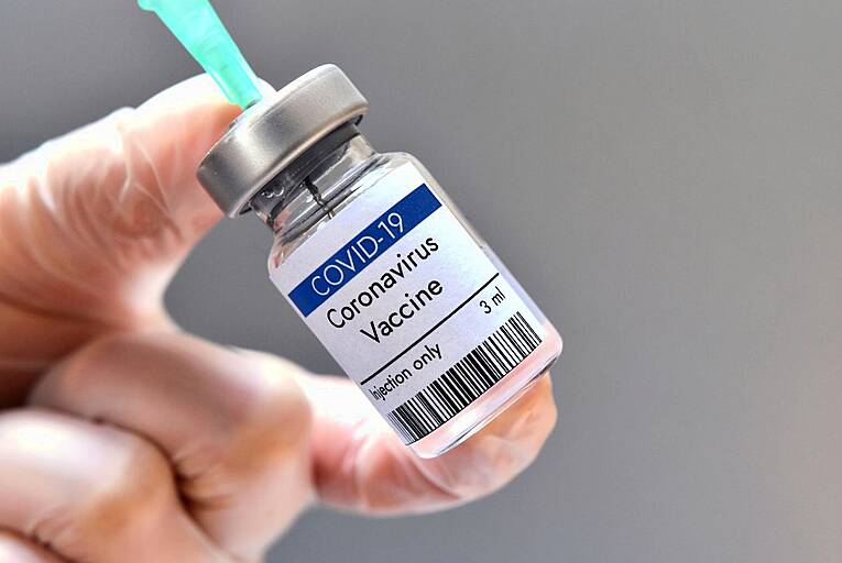 Moderna Covid-19 vaccine is approved for use in EU ...