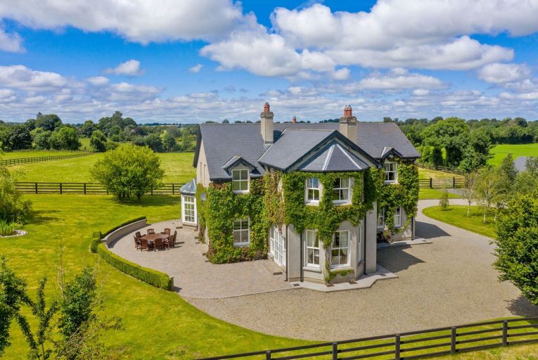 Tone House in Bodenstown, was built in 2005 and marries a traditional Victorian-style exterior with the best of contemporary building practice.