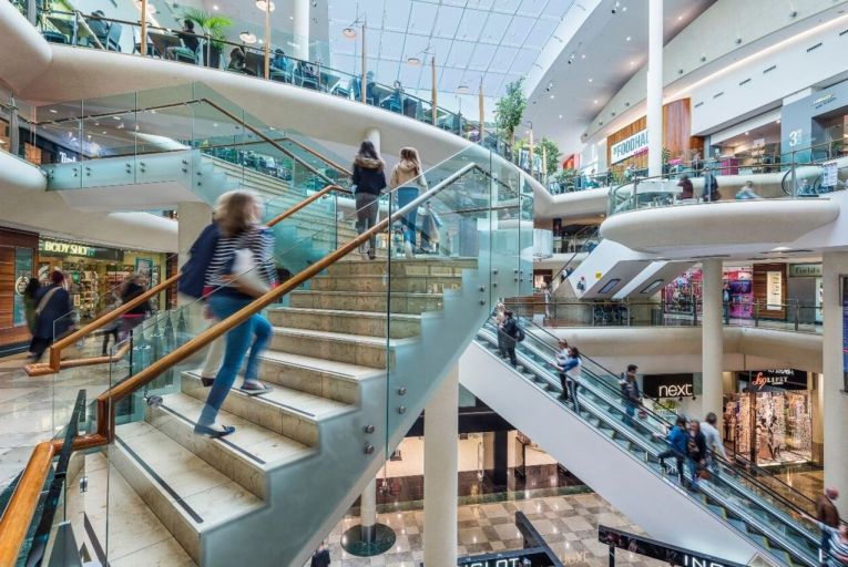 Shopping centres: the number of empty premises in shopping centres has increased significantly in recent years