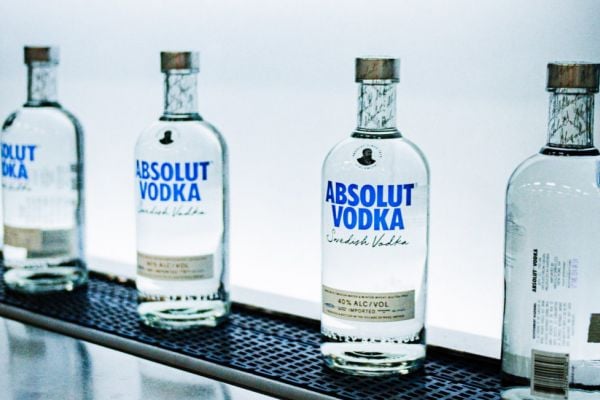 Pernod Ricard’s Shares Rise Despite Sales Flatline