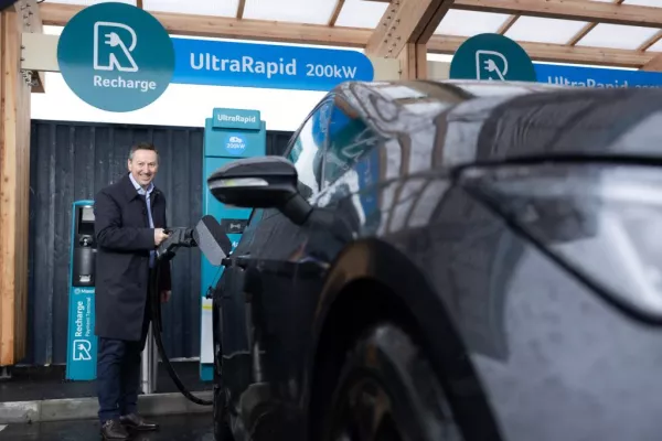 Maxol Announces Electric Vehicle Hubs For Republic Of Ireland