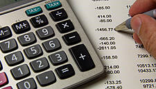 Deloitte Consumer Review Reveals Dual Economy Persists
